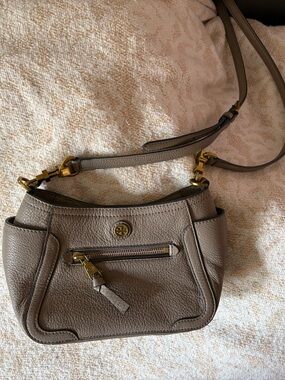 Tory Burch Pebbled Leather Small Crossbody in Taupe with Gold Hardware